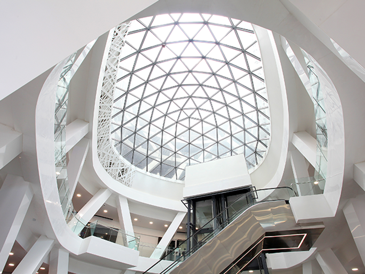 Ava-Center Single-Layer Free-Form Structure