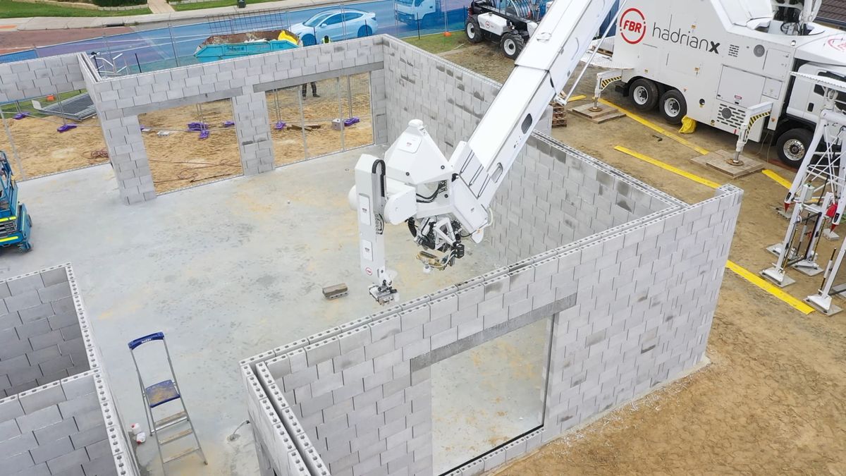 Byford Commercial Build